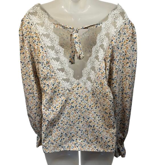 Cottagecore Ditsy Floral Blouse SZ M Crocheted Feminine Soft Girl Romantic Fall - Picture 2 of 6